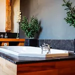 Modern In With Sauna *