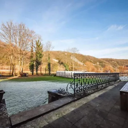 Modern In With Sauna *