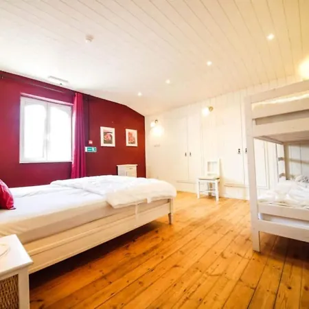 Modern In With Sauna Hastiere-par-dela